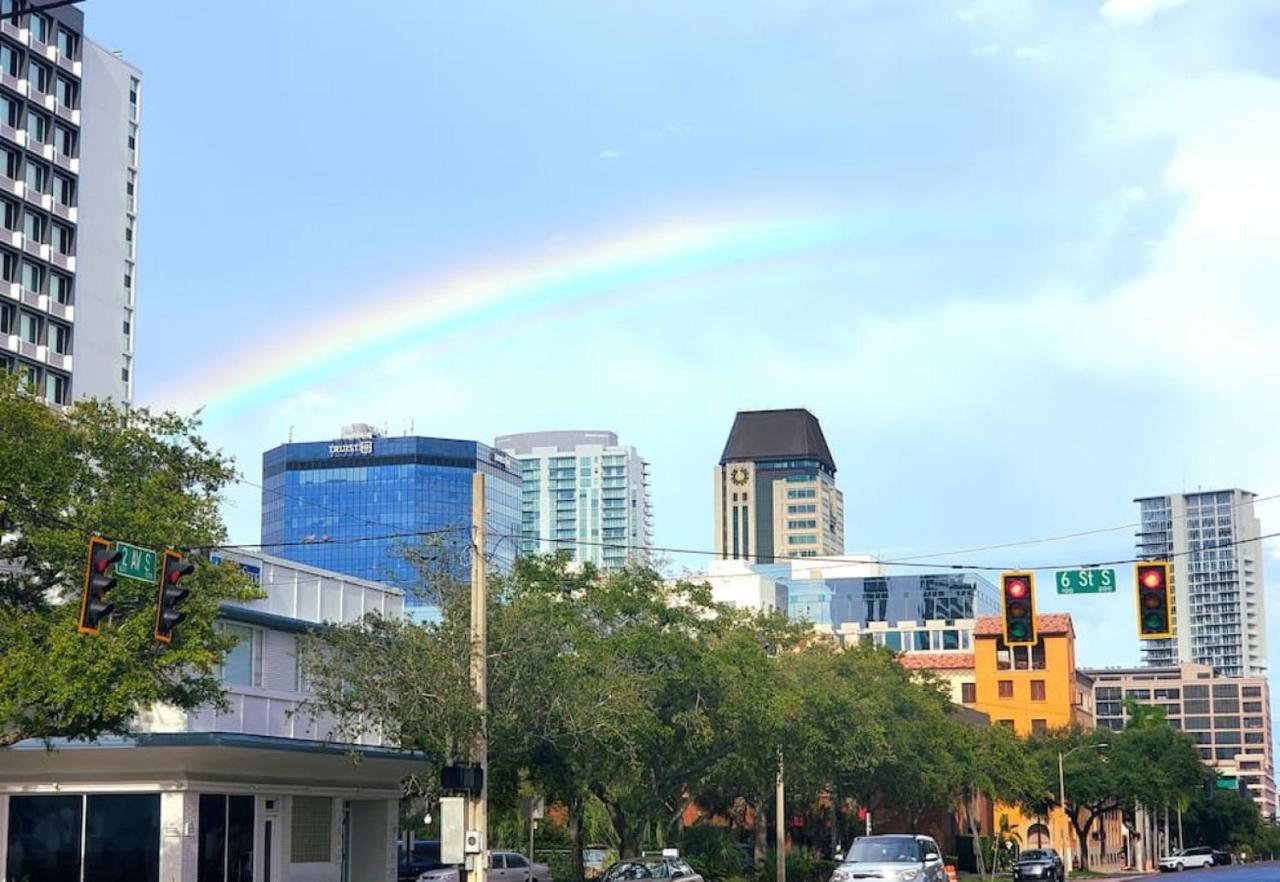 Walk To Everything Downtown Eat - Shop - Play St. Petersburg Luaran gambar